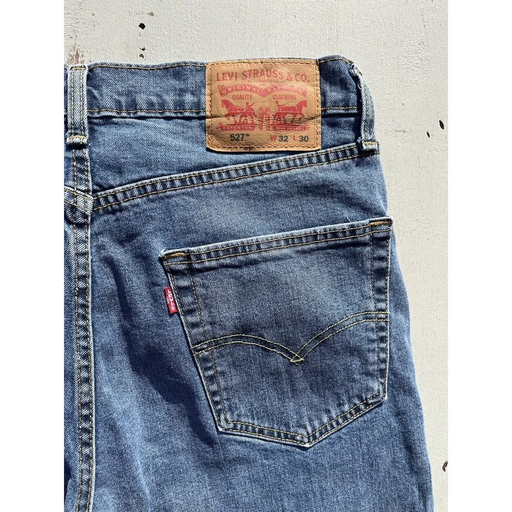 Men's Levi's 527 Blue Straight Leg Denim 32x30 Relaxed Fit Zipper Iconic Jeans